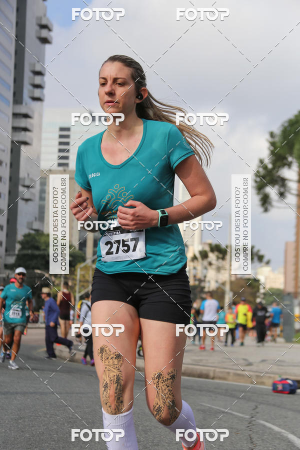 Buy your photos of the eventMeia Maratona Internacional de Curitiba 2018 on Fotop