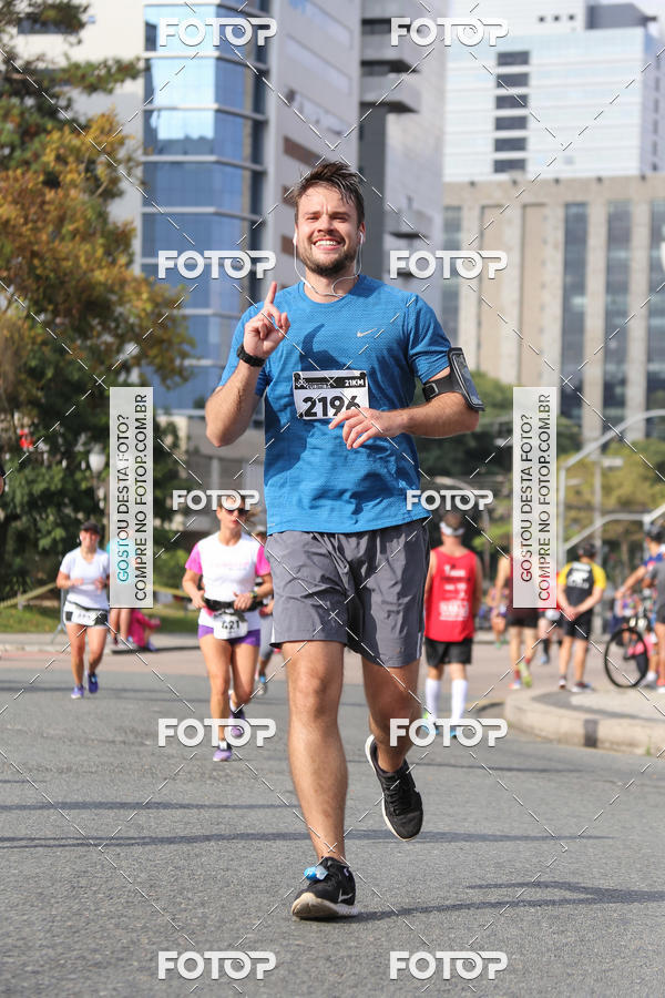 Buy your photos of the eventMeia Maratona Internacional de Curitiba 2018 on Fotop