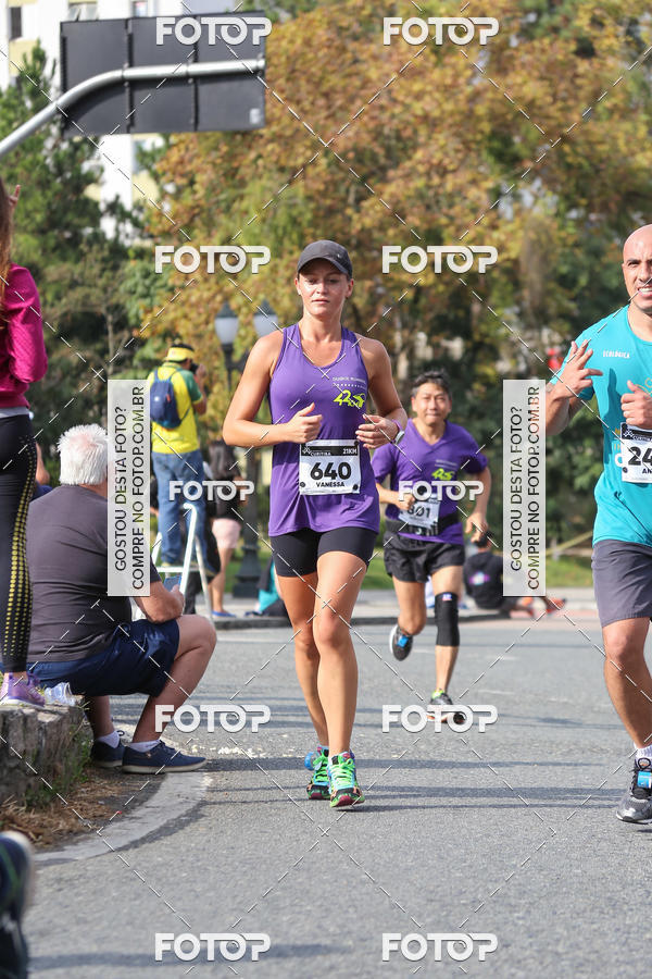 Buy your photos of the eventMeia Maratona Internacional de Curitiba 2018 on Fotop