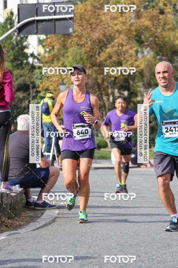 Buy your photos of the eventMeia Maratona Internacional de Curitiba 2018 on Fotop