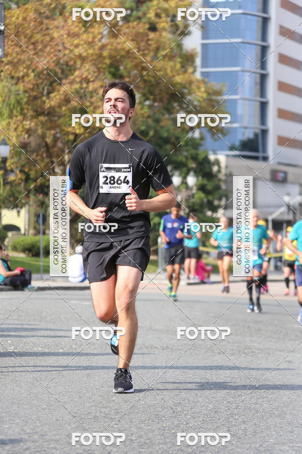 Buy your photos of the eventMeia Maratona Internacional de Curitiba 2018 on Fotop