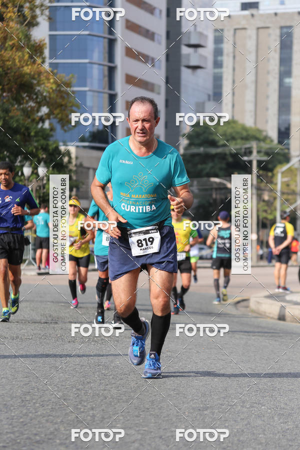 Buy your photos of the eventMeia Maratona Internacional de Curitiba 2018 on Fotop
