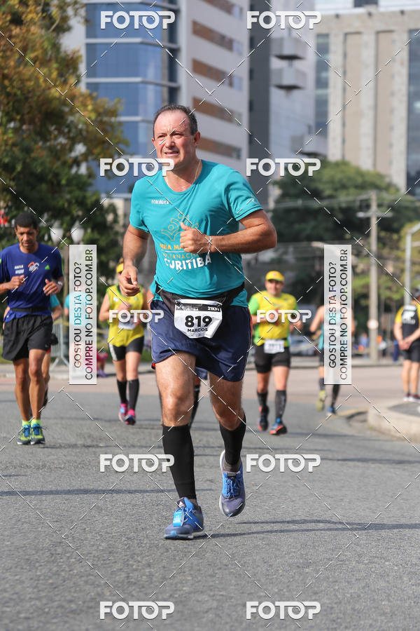 Buy your photos of the eventMeia Maratona Internacional de Curitiba 2018 on Fotop
