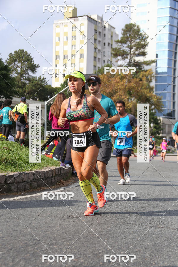 Buy your photos of the eventMeia Maratona Internacional de Curitiba 2018 on Fotop