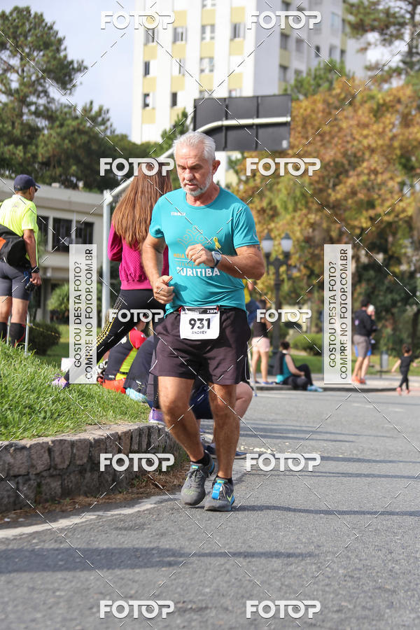 Buy your photos of the eventMeia Maratona Internacional de Curitiba 2018 on Fotop