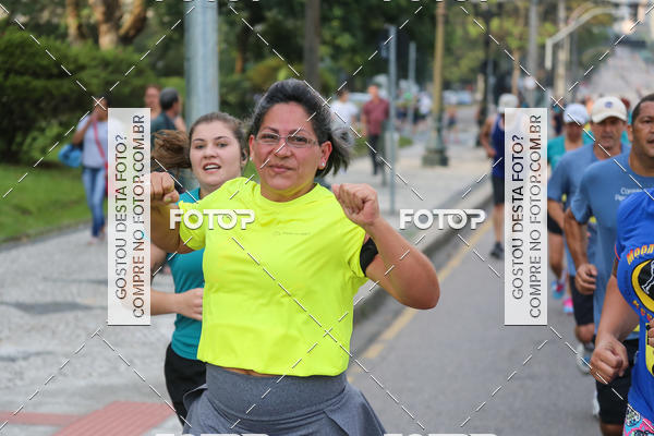 Buy your photos of the eventMeia Maratona Internacional de Curitiba 2018 on Fotop