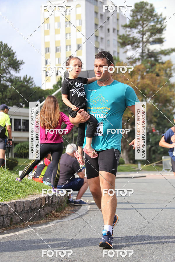 Buy your photos of the eventMeia Maratona Internacional de Curitiba 2018 on Fotop