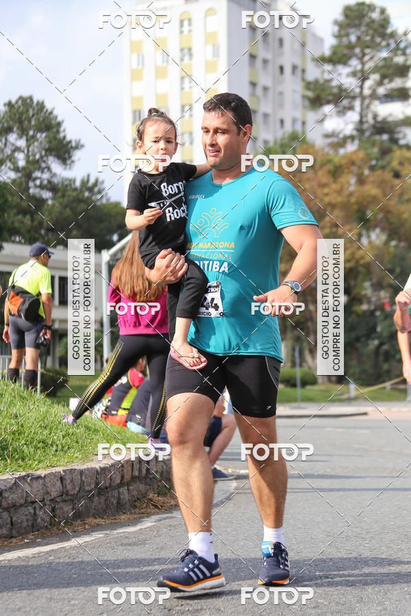 Buy your photos of the eventMeia Maratona Internacional de Curitiba 2018 on Fotop