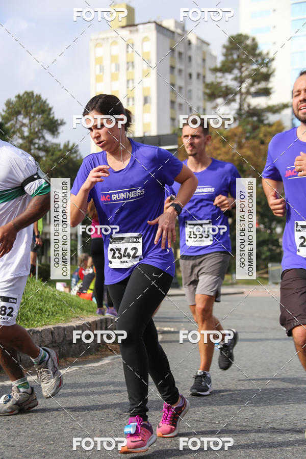 Buy your photos of the eventMeia Maratona Internacional de Curitiba 2018 on Fotop