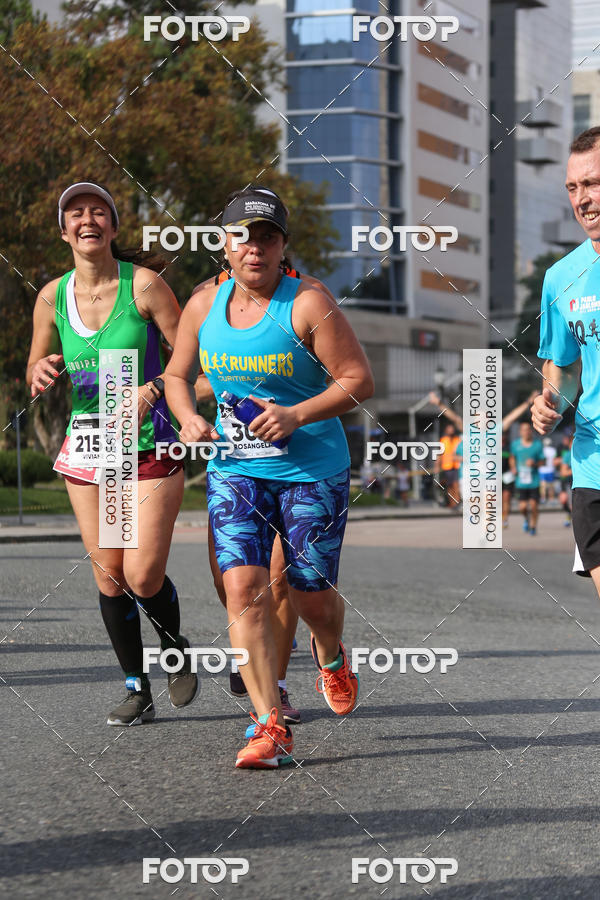 Buy your photos of the eventMeia Maratona Internacional de Curitiba 2018 on Fotop