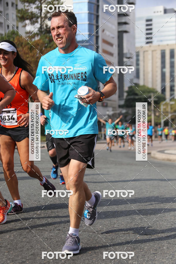 Buy your photos of the eventMeia Maratona Internacional de Curitiba 2018 on Fotop