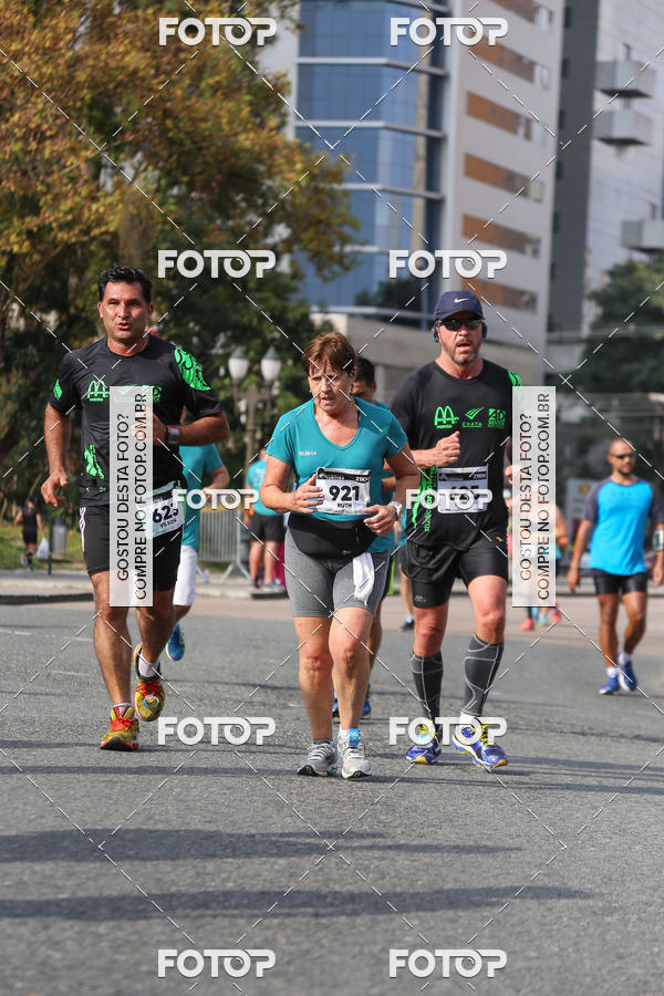 Buy your photos of the eventMeia Maratona Internacional de Curitiba 2018 on Fotop