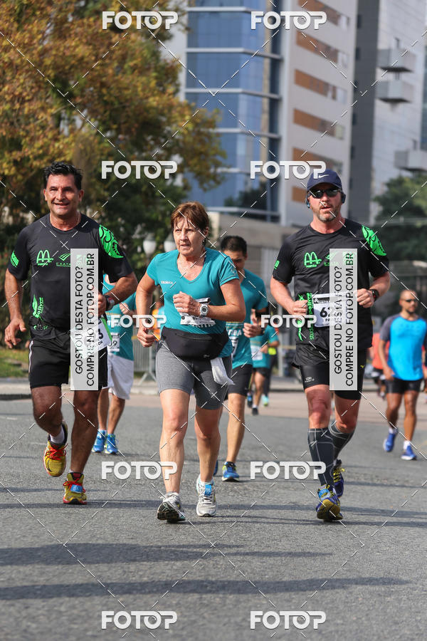 Buy your photos of the eventMeia Maratona Internacional de Curitiba 2018 on Fotop