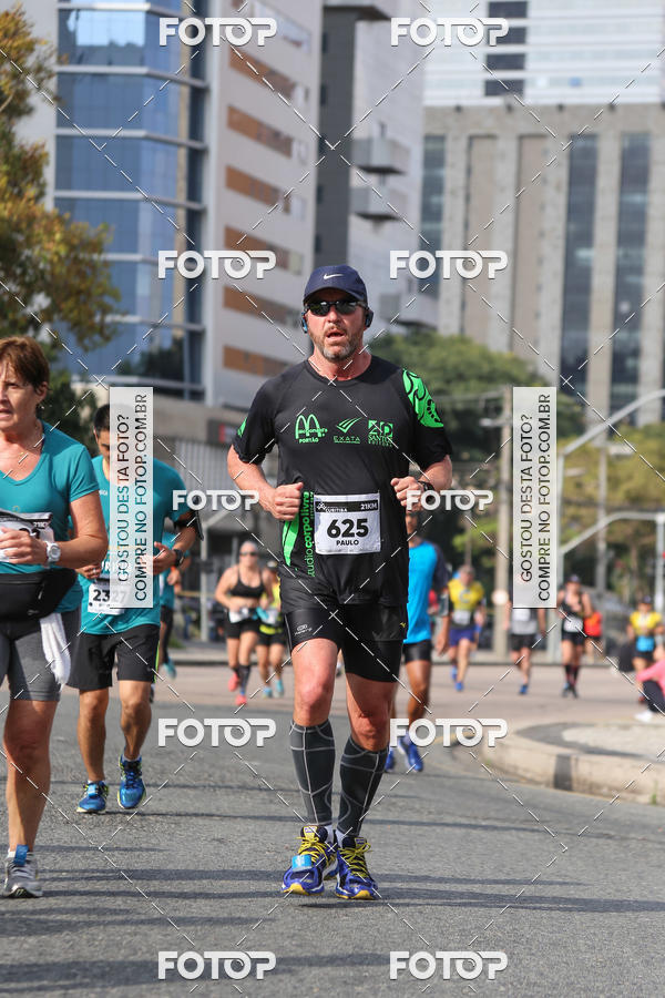 Buy your photos of the eventMeia Maratona Internacional de Curitiba 2018 on Fotop