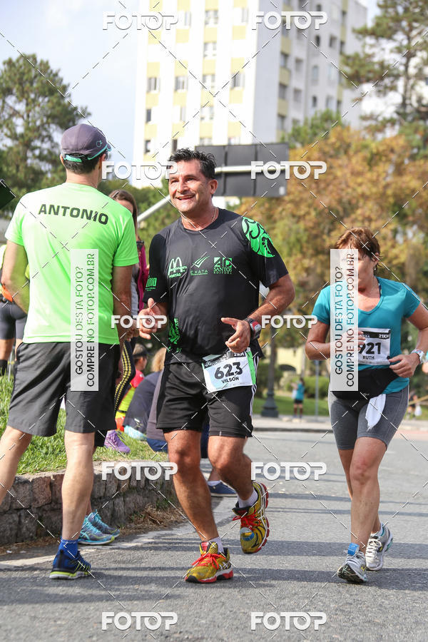 Buy your photos of the eventMeia Maratona Internacional de Curitiba 2018 on Fotop