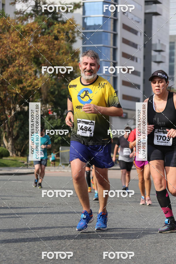 Buy your photos of the eventMeia Maratona Internacional de Curitiba 2018 on Fotop
