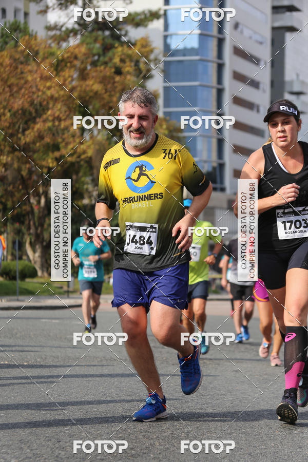 Buy your photos of the eventMeia Maratona Internacional de Curitiba 2018 on Fotop