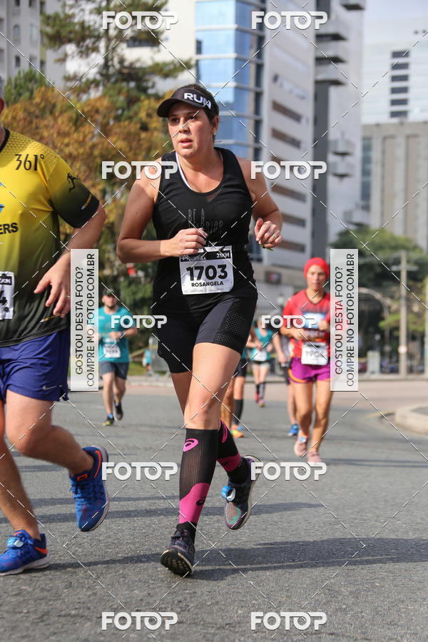 Buy your photos of the eventMeia Maratona Internacional de Curitiba 2018 on Fotop