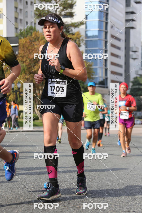 Buy your photos of the eventMeia Maratona Internacional de Curitiba 2018 on Fotop