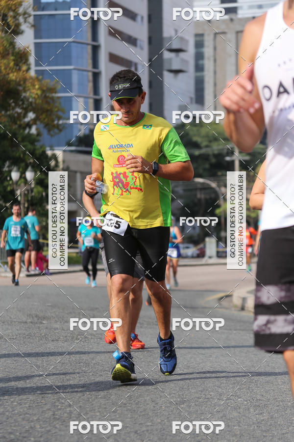 Buy your photos of the eventMeia Maratona Internacional de Curitiba 2018 on Fotop