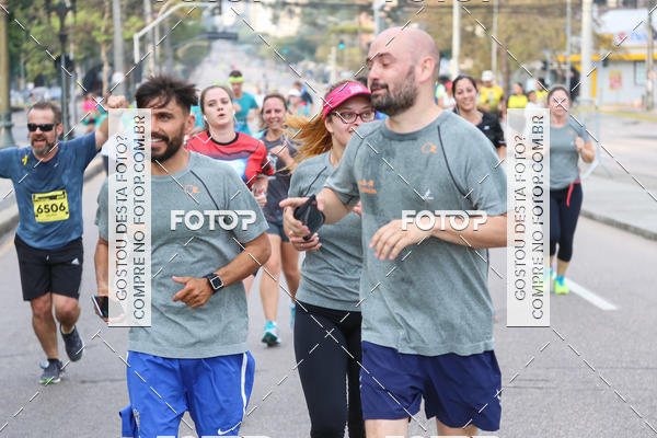 Buy your photos of the eventMeia Maratona Internacional de Curitiba 2018 on Fotop