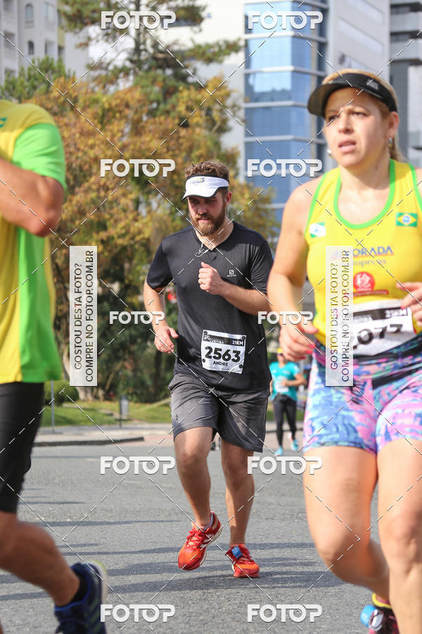 Buy your photos of the eventMeia Maratona Internacional de Curitiba 2018 on Fotop