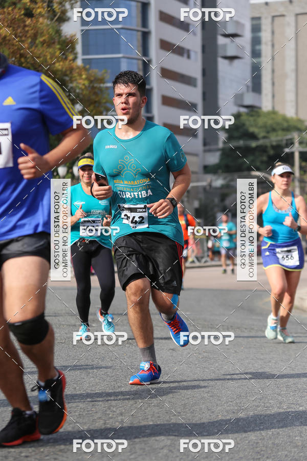 Buy your photos of the eventMeia Maratona Internacional de Curitiba 2018 on Fotop