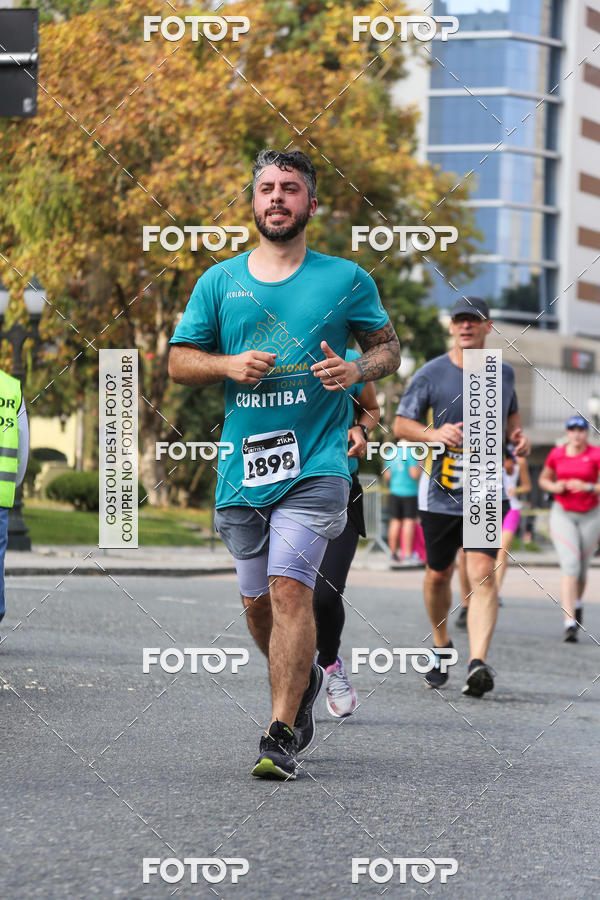 Buy your photos of the eventMeia Maratona Internacional de Curitiba 2018 on Fotop