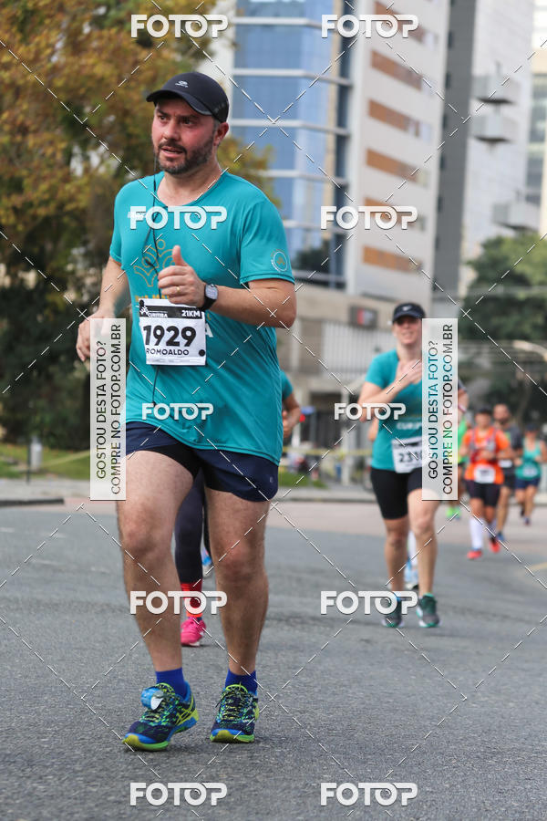 Buy your photos of the eventMeia Maratona Internacional de Curitiba 2018 on Fotop