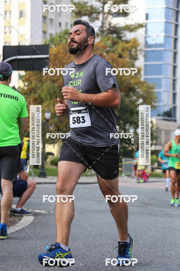 Buy your photos of the eventMeia Maratona Internacional de Curitiba 2018 on Fotop