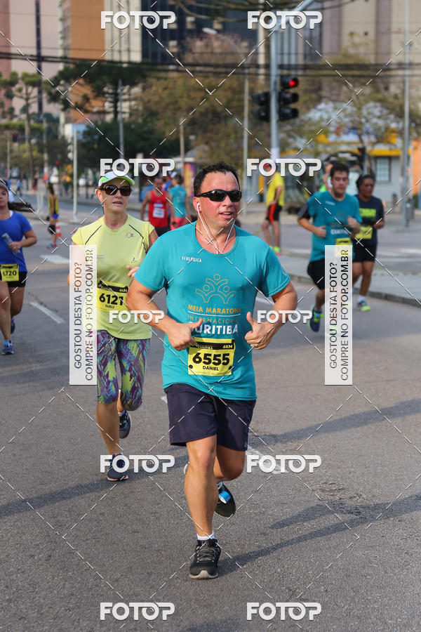 Buy your photos of the eventMeia Maratona Internacional de Curitiba 2018 on Fotop