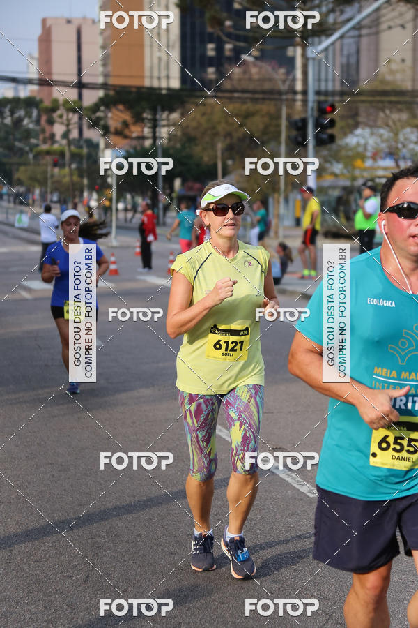 Buy your photos of the eventMeia Maratona Internacional de Curitiba 2018 on Fotop