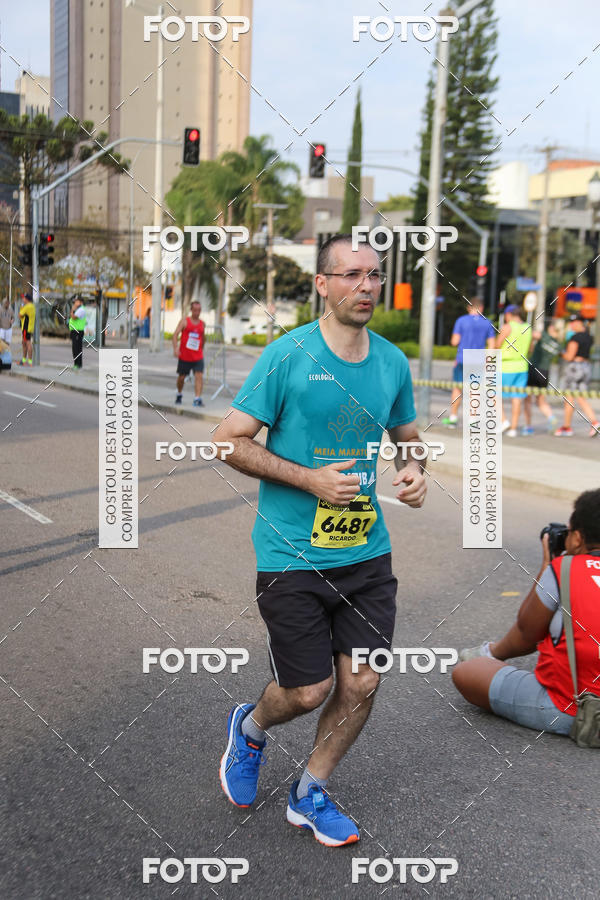 Buy your photos of the eventMeia Maratona Internacional de Curitiba 2018 on Fotop