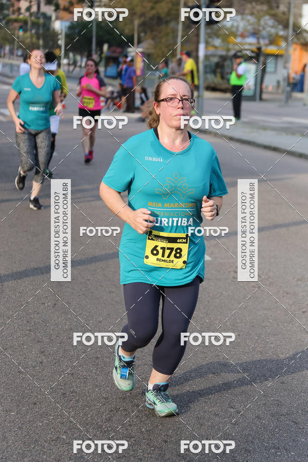 Buy your photos of the eventMeia Maratona Internacional de Curitiba 2018 on Fotop