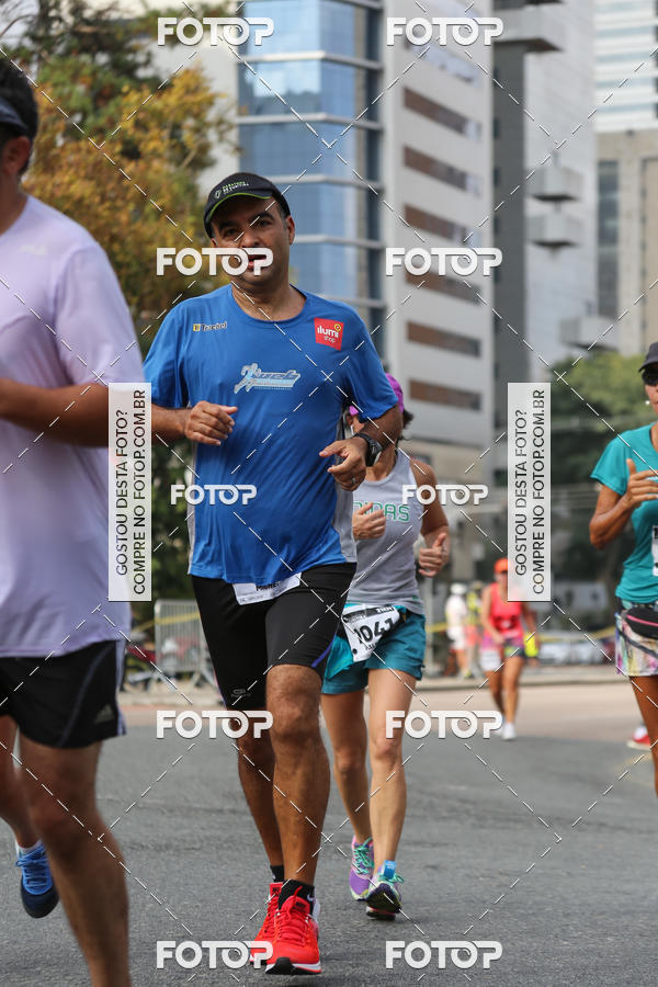 Buy your photos of the eventMeia Maratona Internacional de Curitiba 2018 on Fotop