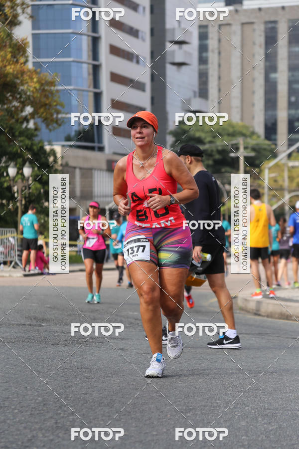 Buy your photos of the eventMeia Maratona Internacional de Curitiba 2018 on Fotop
