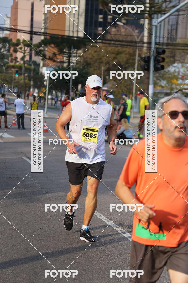 Buy your photos of the eventMeia Maratona Internacional de Curitiba 2018 on Fotop