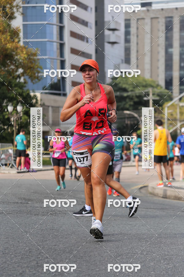 Buy your photos of the eventMeia Maratona Internacional de Curitiba 2018 on Fotop