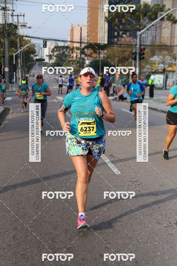 Buy your photos of the eventMeia Maratona Internacional de Curitiba 2018 on Fotop