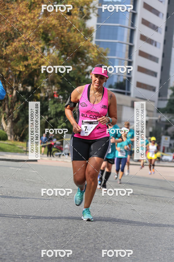Buy your photos of the eventMeia Maratona Internacional de Curitiba 2018 on Fotop