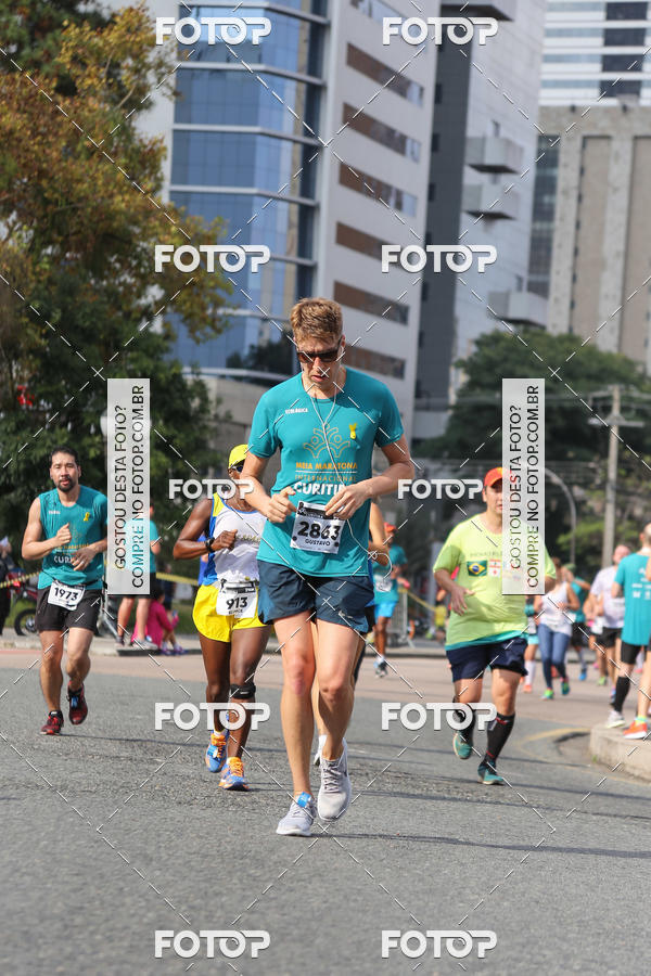 Buy your photos of the eventMeia Maratona Internacional de Curitiba 2018 on Fotop