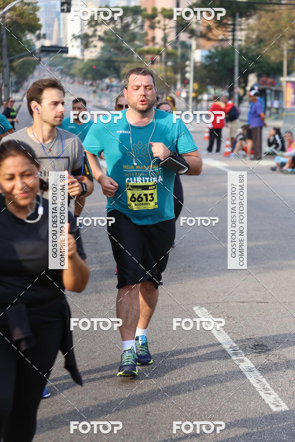 Buy your photos of the eventMeia Maratona Internacional de Curitiba 2018 on Fotop
