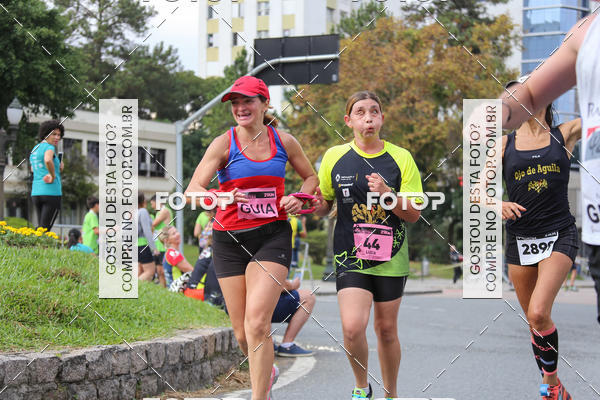 Buy your photos of the eventMeia Maratona Internacional de Curitiba 2018 on Fotop