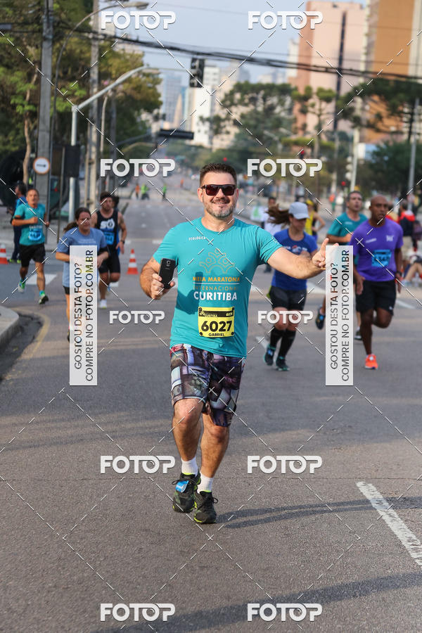 Buy your photos of the eventMeia Maratona Internacional de Curitiba 2018 on Fotop