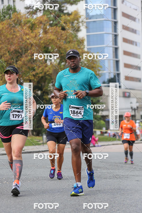 Buy your photos of the eventMeia Maratona Internacional de Curitiba 2018 on Fotop