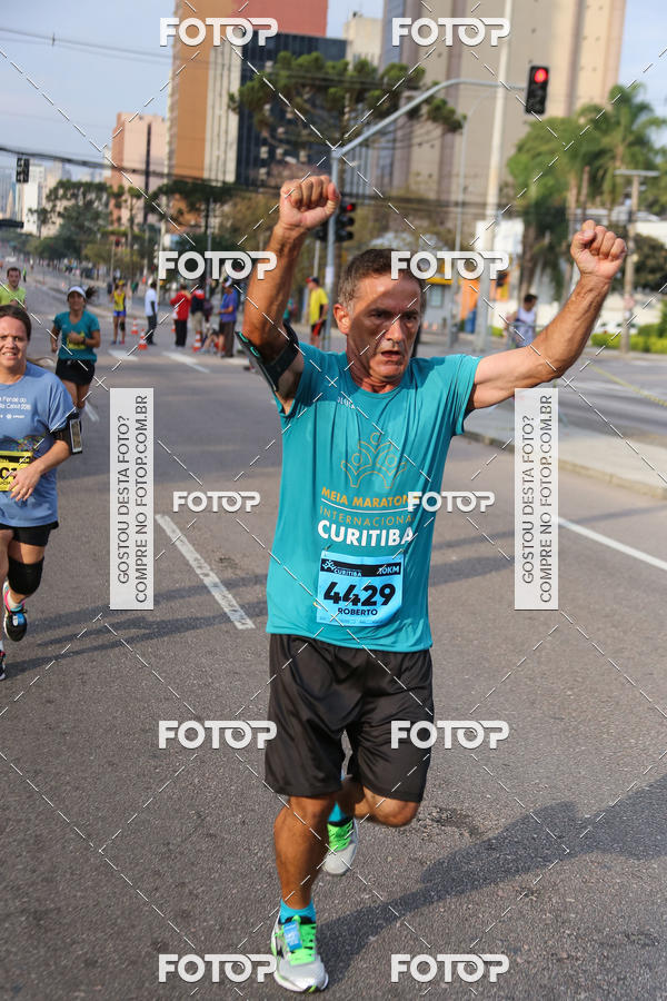 Buy your photos of the eventMeia Maratona Internacional de Curitiba 2018 on Fotop