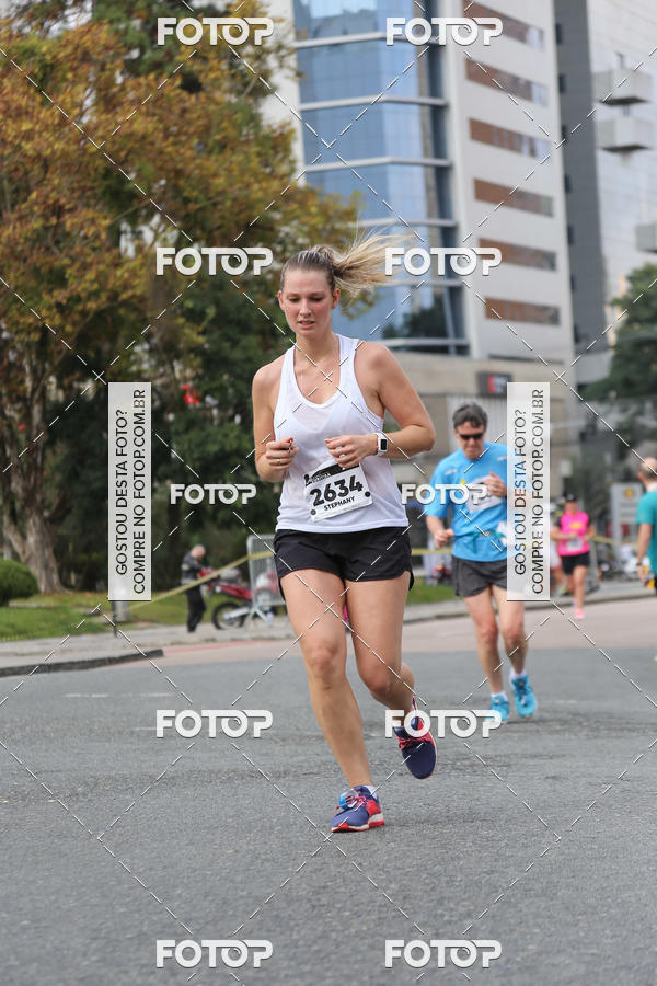 Buy your photos of the eventMeia Maratona Internacional de Curitiba 2018 on Fotop