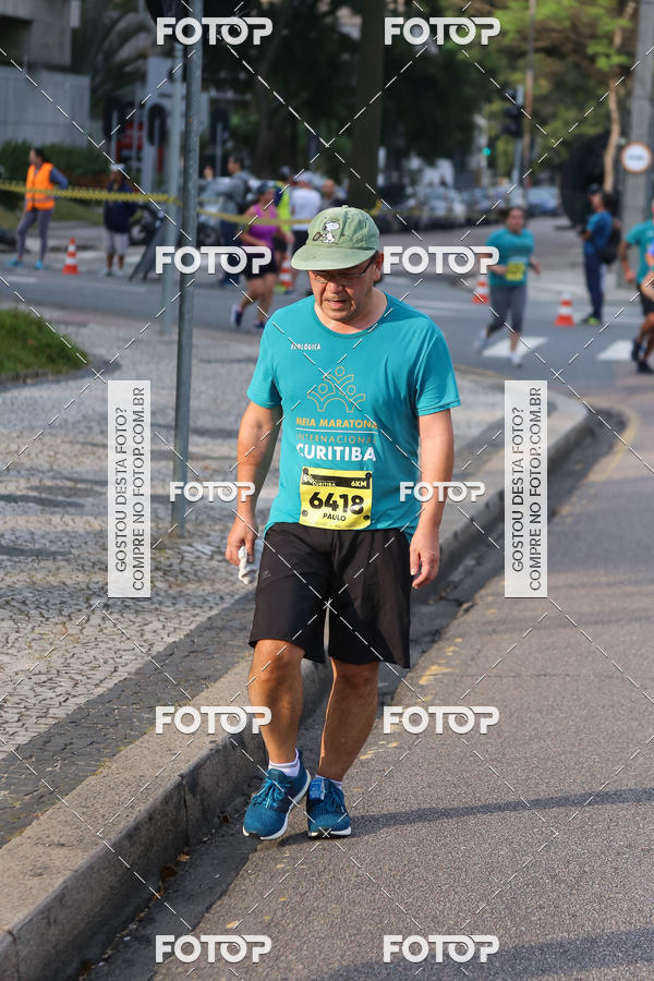 Buy your photos of the eventMeia Maratona Internacional de Curitiba 2018 on Fotop