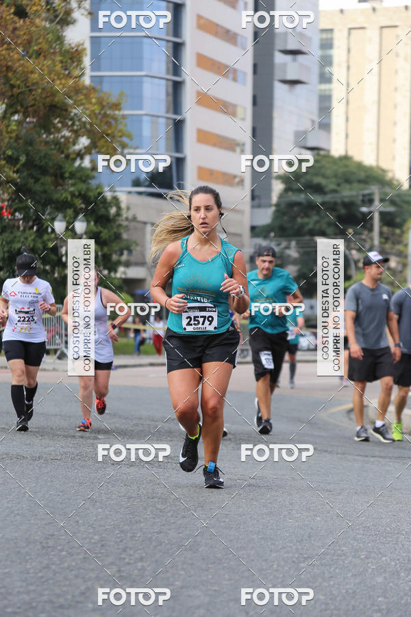 Buy your photos of the eventMeia Maratona Internacional de Curitiba 2018 on Fotop