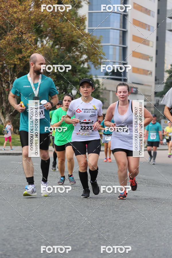 Buy your photos of the eventMeia Maratona Internacional de Curitiba 2018 on Fotop